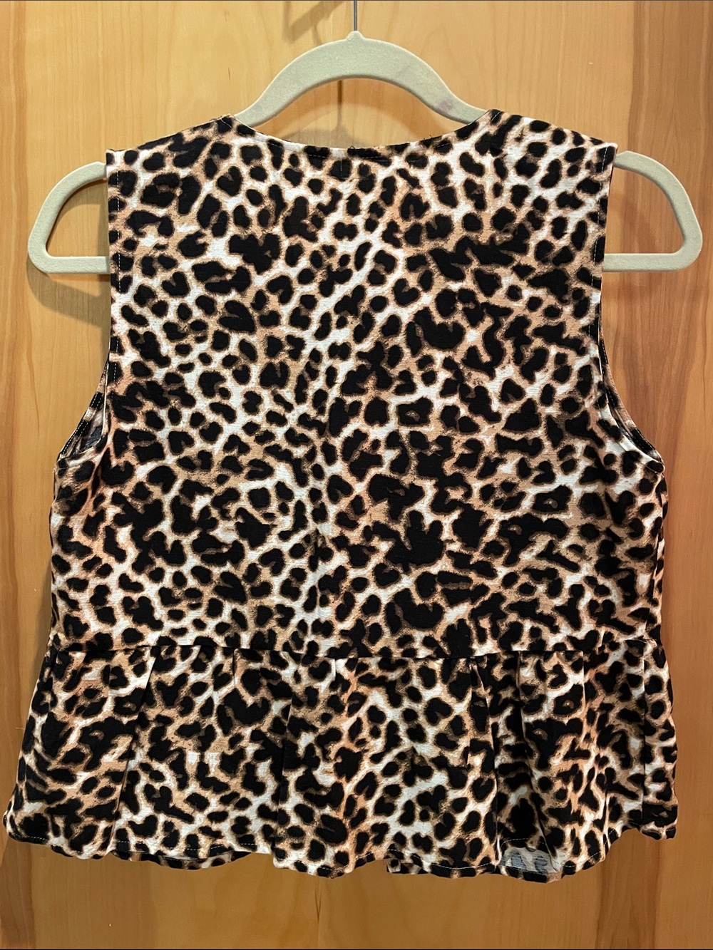 Leopard tie front vest - Picture 6 of 9